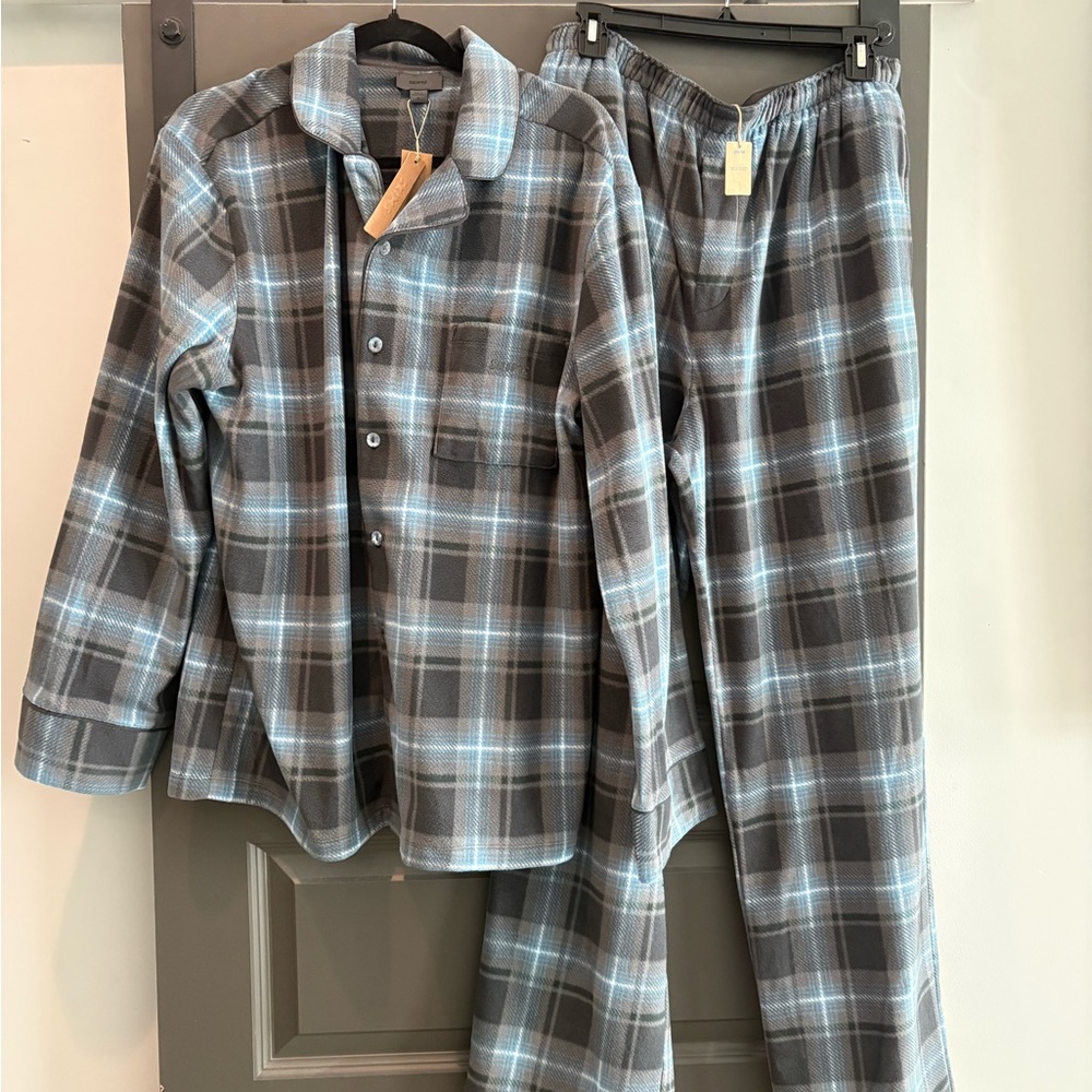 NWT Skims Unisex Fleece Plaid Sleep Set